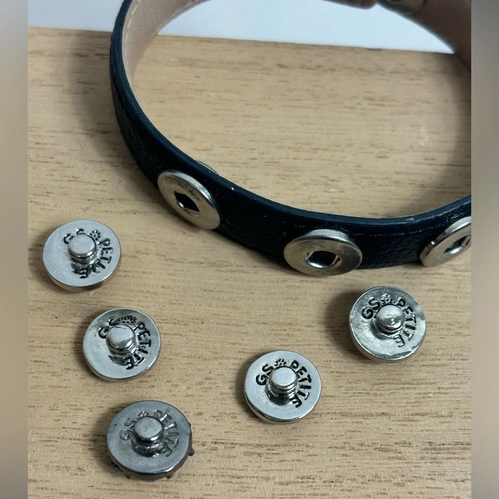 Ginger Snaps Bracelet Black Leather Bracelet with 5 petite snaps - Picture 5 of 9